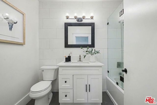 745 N Manhattan Place, Los Angeles, CA 90038