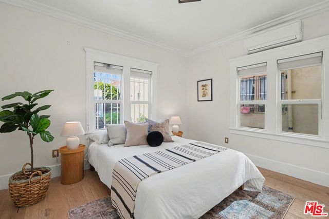 745 N Manhattan Place, Los Angeles, CA 90038