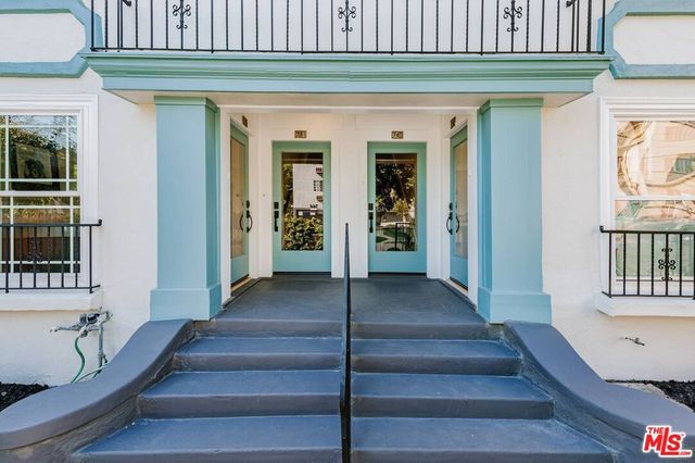 745 N Manhattan Place, Los Angeles, CA 90038