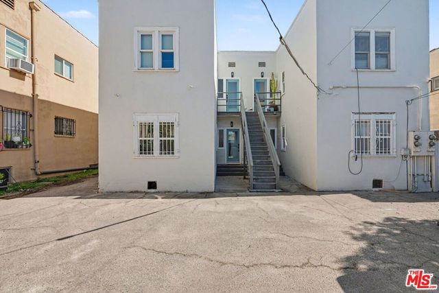 745 N Manhattan Place, Los Angeles, CA 90038