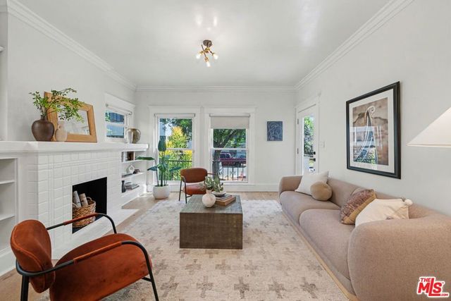 745 N Manhattan Place, Los Angeles, CA 90038