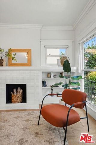 745 N Manhattan Place, Los Angeles, CA 90038