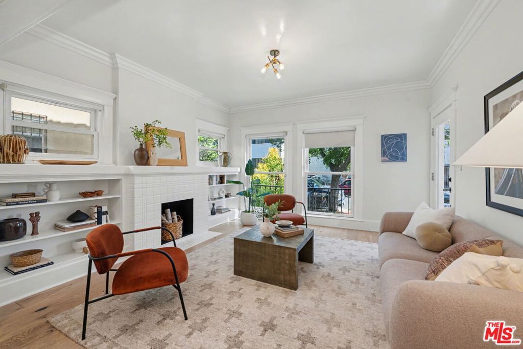 745 N Manhattan Place, Los Angeles, CA 90038