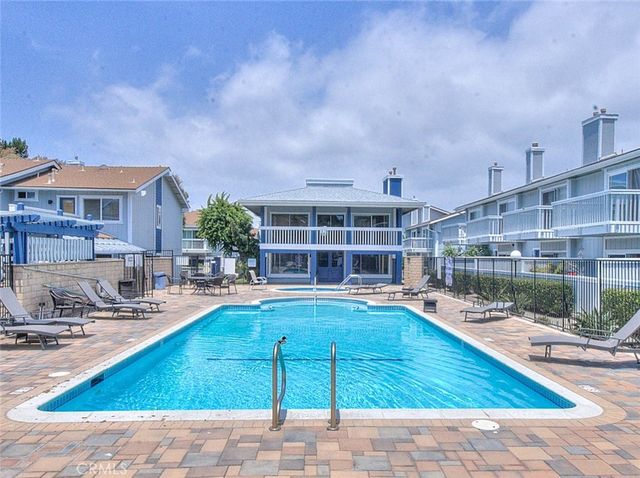 16858 Algonquin, Huntington Beach, CA 92649
