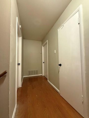 5123 Del Monte Drive 11, Houston, TX 77056