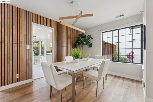 117 Payot Ct, Alameda, CA 94502