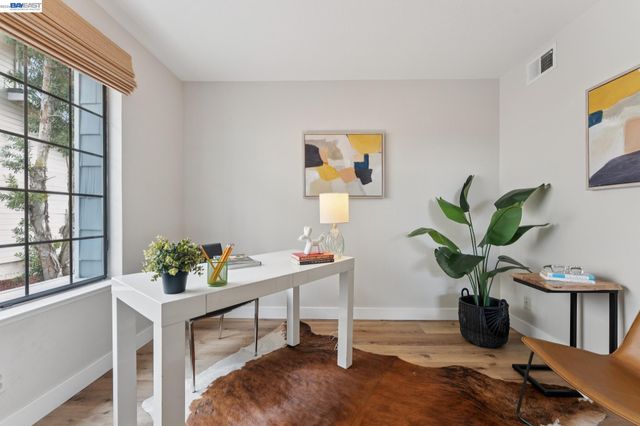 117 Payot Ct, Alameda, CA 94502