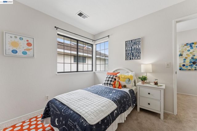 117 Payot Ct, Alameda, CA 94502
