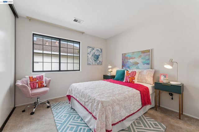 117 Payot Ct, Alameda, CA 94502