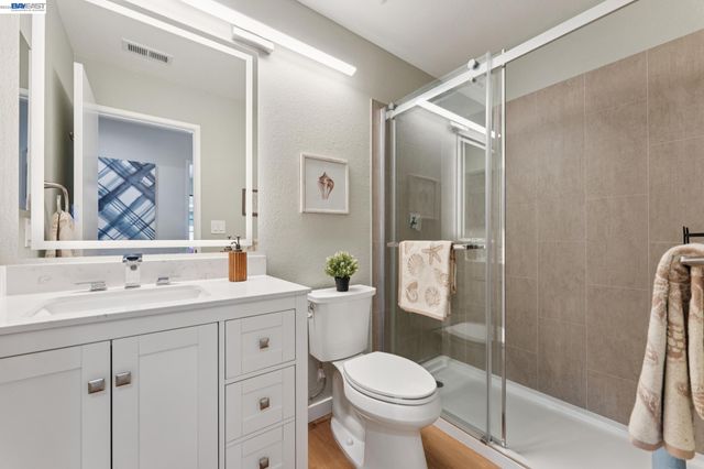 117 Payot Ct, Alameda, CA 94502