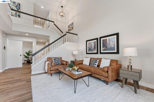 117 Payot Ct, Alameda, CA 94502