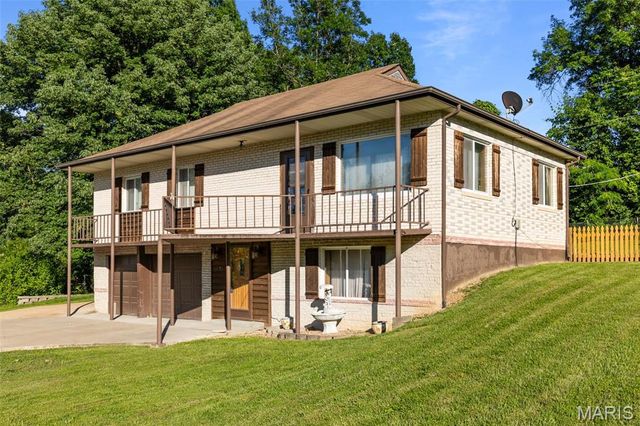 1876 Westbourne Way, Fenton, MO 63026