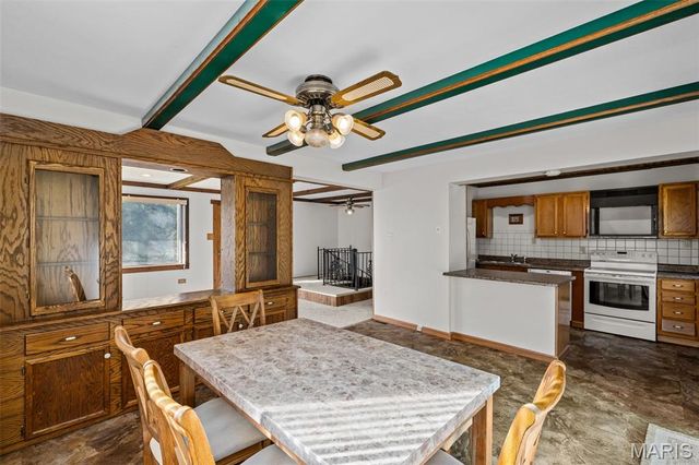 1876 Westbourne Way, Fenton, MO 63026