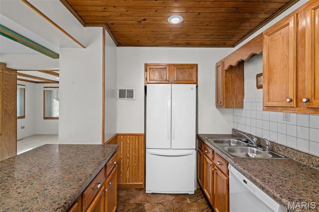 1876 Westbourne Way, Fenton, MO 63026