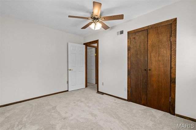 1876 Westbourne Way, Fenton, MO 63026