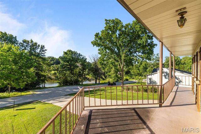 1876 Westbourne Way, Fenton, MO 63026