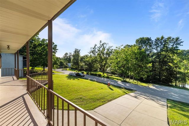 1876 Westbourne Way, Fenton, MO 63026