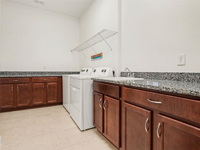 2520 YELLOW BRICK ROAD, St Cloud, FL 34772