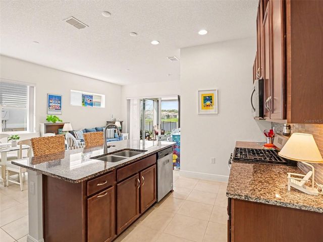 2520 YELLOW BRICK ROAD, St Cloud, FL 34772