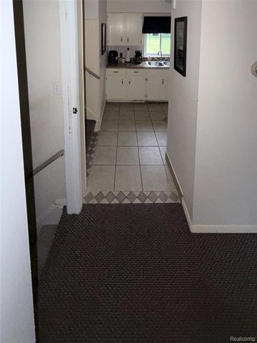 28472 Greenview Street, Romulus, MI 48174
