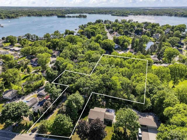 2810 Fischer DRIVE, Burlington, WI 53105