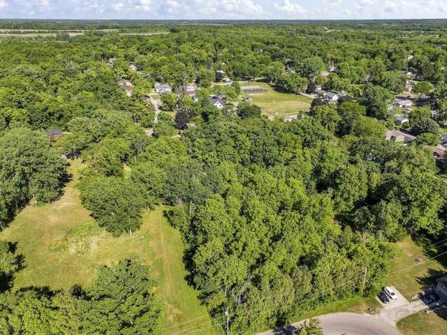 2810 Fischer DRIVE, Burlington, WI 53105