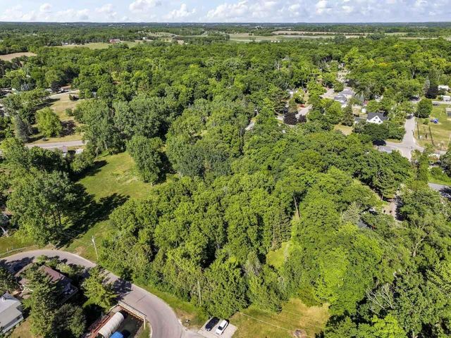2810 Fischer DRIVE, Burlington, WI 53105
