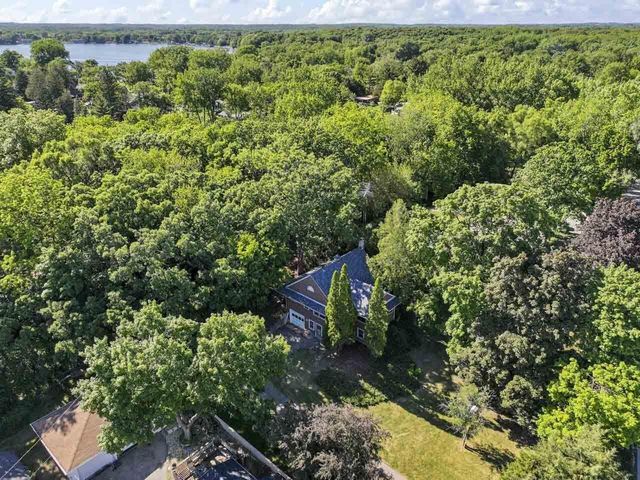 2810 Fischer DRIVE, Burlington, WI 53105