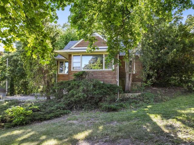 2810 Fischer DRIVE, Burlington, WI 53105