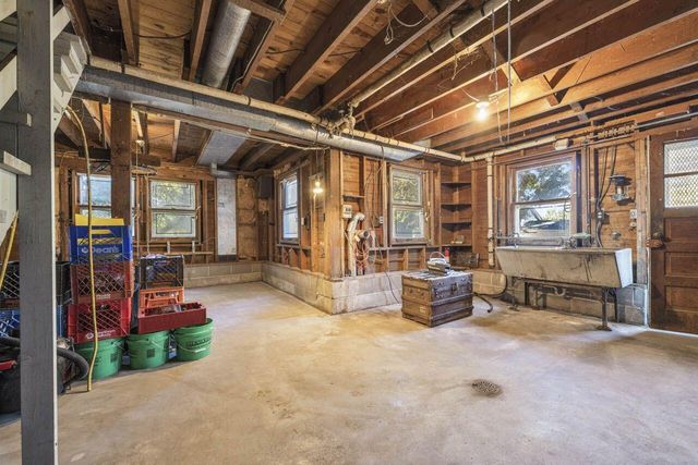 2810 Fischer DRIVE, Burlington, WI 53105