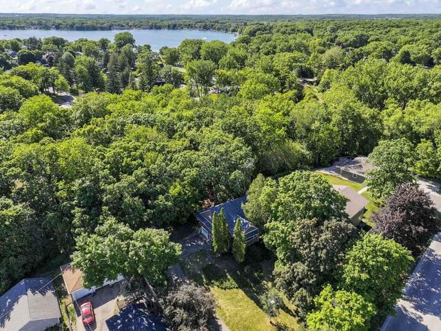 2810 Fischer DRIVE, Burlington, WI 53105