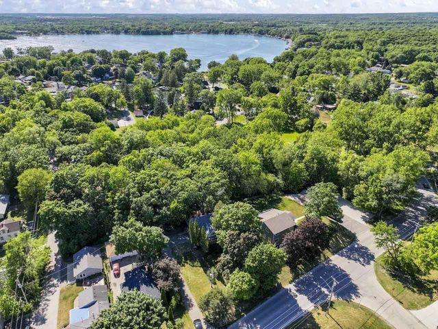 2810 Fischer DRIVE, Burlington, WI 53105