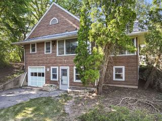 2810 Fischer DRIVE, Burlington, WI 53105