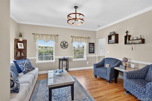 2 Harcourt Cosman Drive, Newburgh, NY 12550