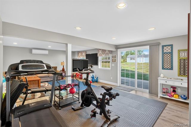 2 Harcourt Cosman Drive, Newburgh, NY 12550