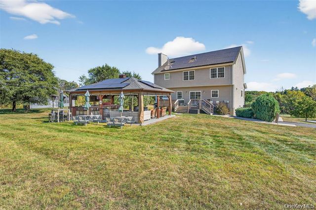 2 Harcourt Cosman Drive, Newburgh, NY 12550