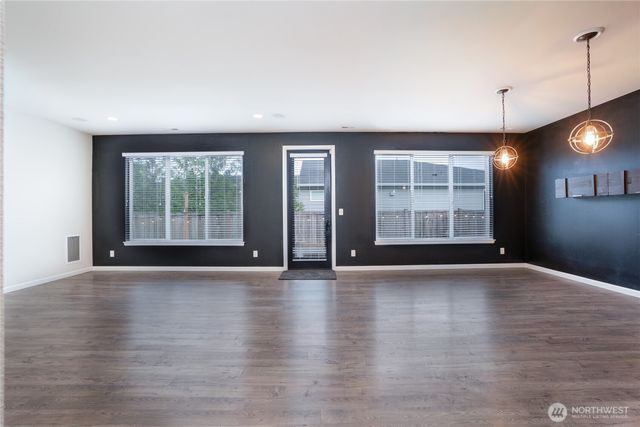 1127 27th Street NW, Puyallup, WA 98371