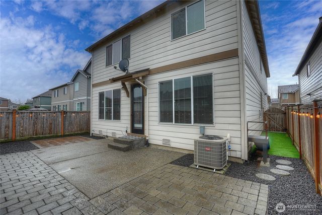 1127 27th Street NW, Puyallup, WA 98371