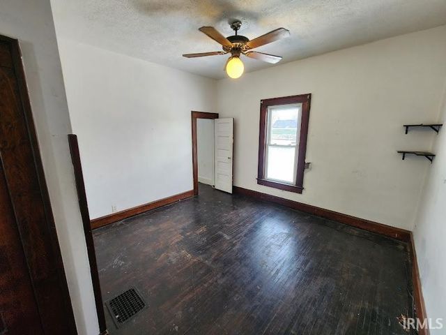 2406 Broad Street, New Castle, IN 47362