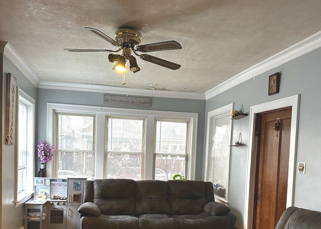5839 S Sacramento Avenue, Chicago, IL 60629