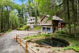 18 Brookside Trail, Monroe, CT 06468