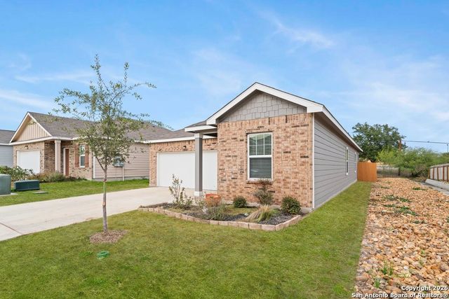 6028 Pearl Meadow, Converse, TX 78109