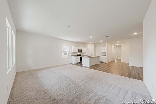 6028 Pearl Meadow, Converse, TX 78109