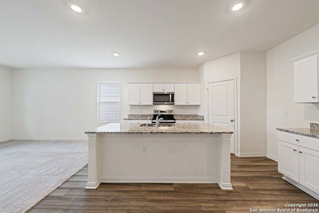 6028 Pearl Meadow, Converse, TX 78109