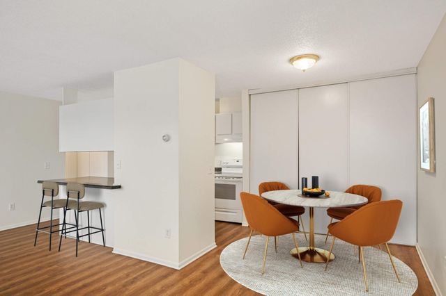 4110 Rahn Road 317, Eagan, MN 55122