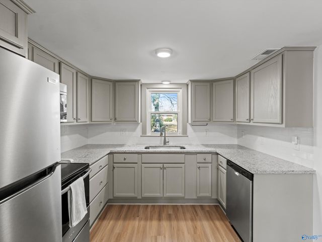 3906 10th Avenue SW, Huntsville, AL 35805