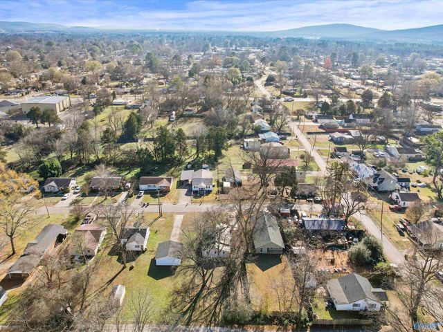 3906 10th Avenue SW, Huntsville, AL 35805