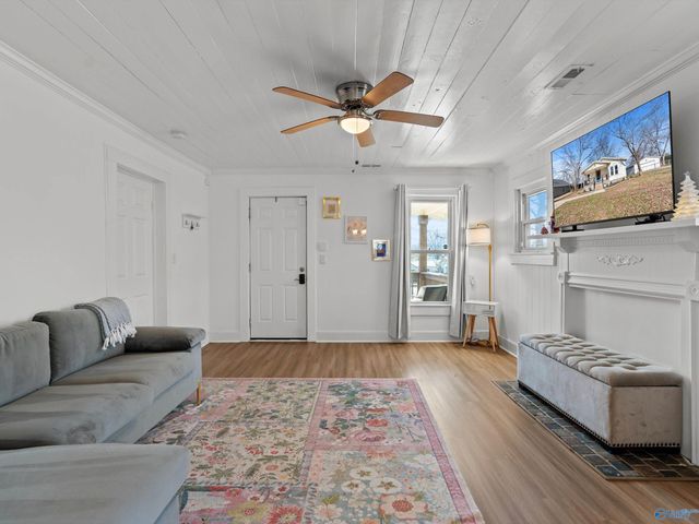 3906 10th Avenue SW, Huntsville, AL 35805