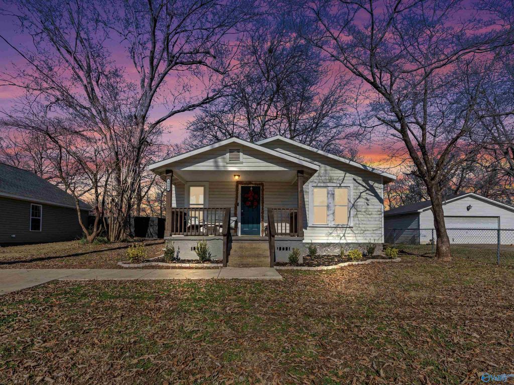 3906 10th Avenue SW, Huntsville, AL 35805