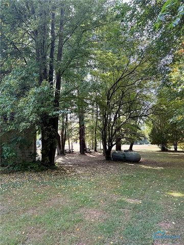 9800 Salisbury Road, Monclova, OH 43542